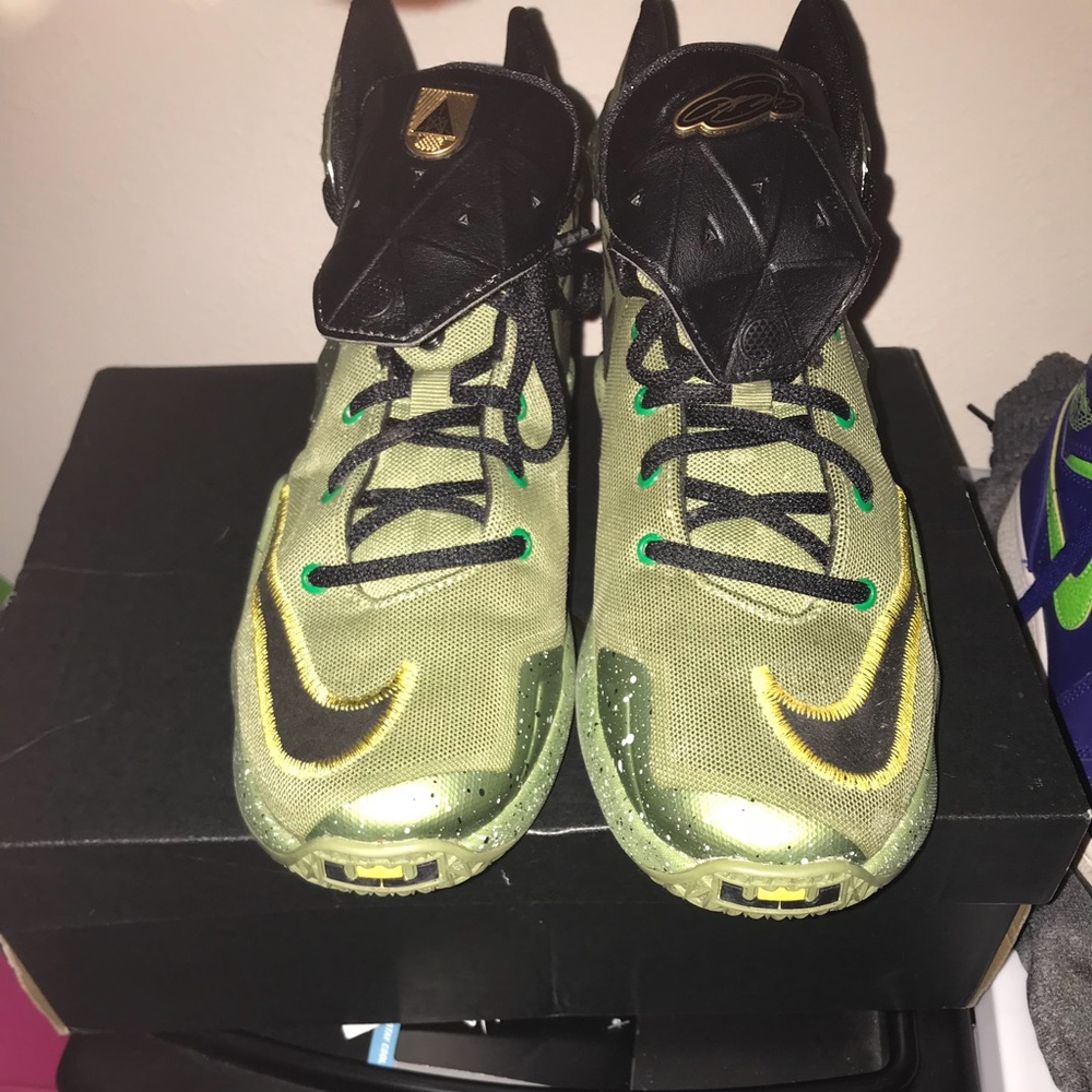 Lebron’s - Picture 4 of 4